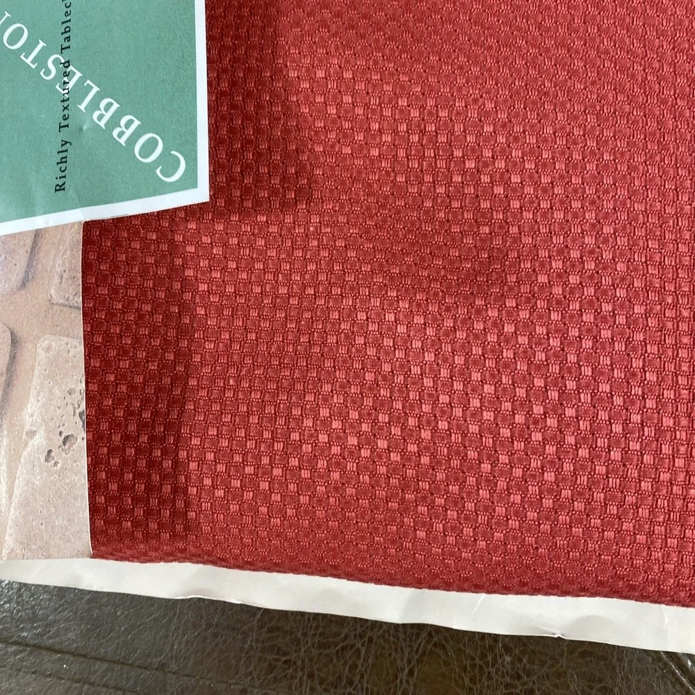 Cobblestone Tablecloth Textured Rust 70